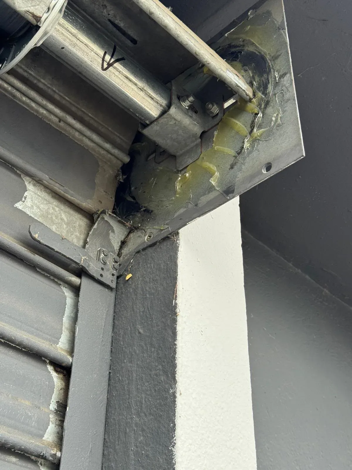 Entretien et maintenance de rideau métallique au Blanc-Mesnil