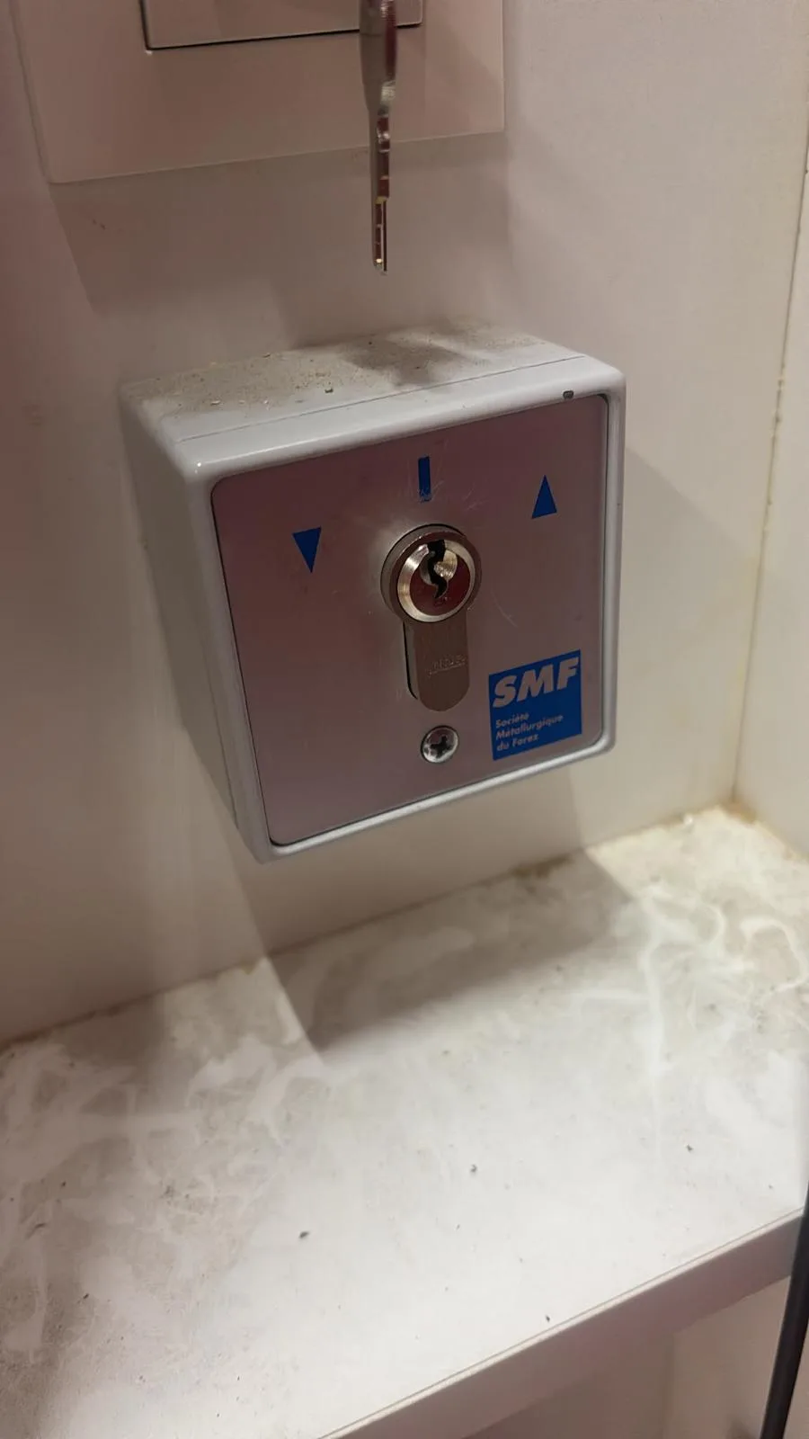 Motorisation de rideau métallique au Blanc-Mesnil